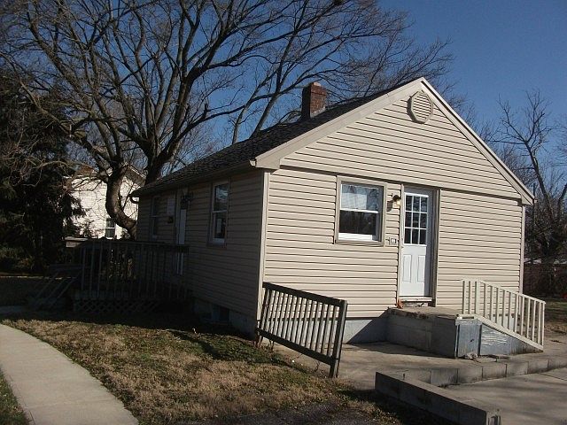 1st image of 1700 Mayfield Ave