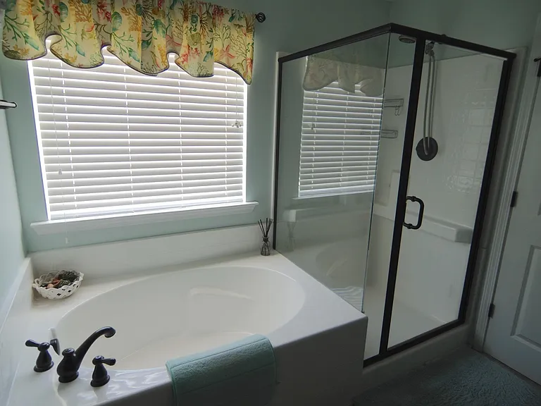 212 Glossy Green Ln — Photo 31