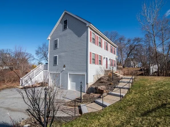 20 Devonshire St, Lawrence, MA 01843