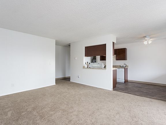 Greenbriar Village | Living Room