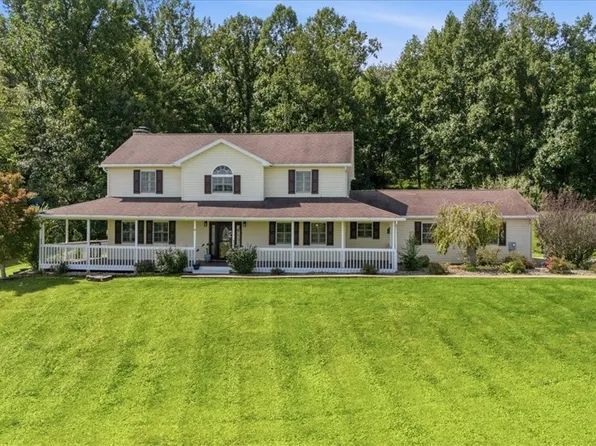1030 Price Rd, Mineral Wells, WV 26150