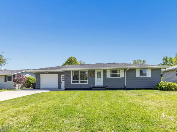 2543 Shade Tree Ln, Green Bay, WI 54313