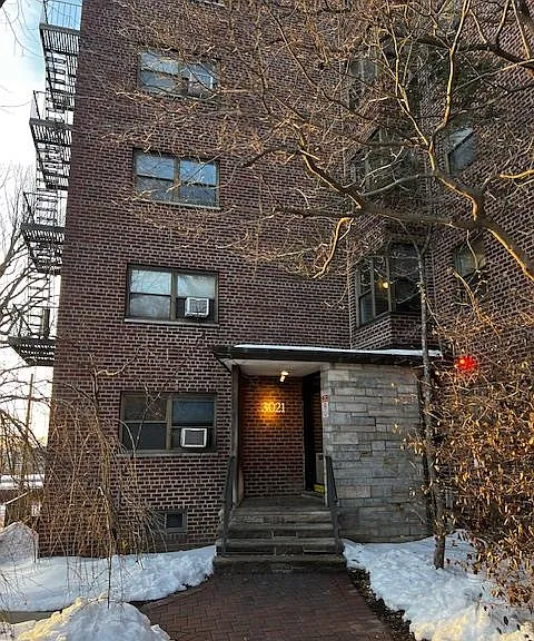 3021 Edwin Ave #1J — Photo 2