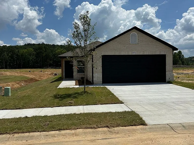 10316 Debbie Dr N — Photo 3