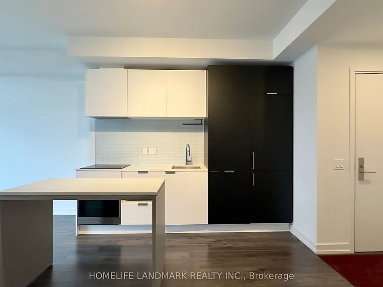 33 Helendale Ave #809 — Photo 3