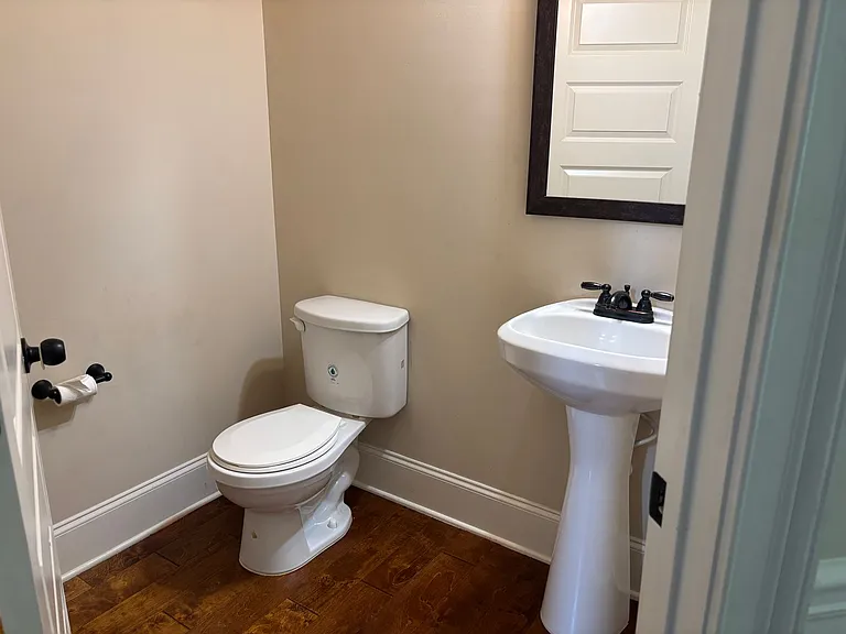 717 Porter Ln — Photo 7