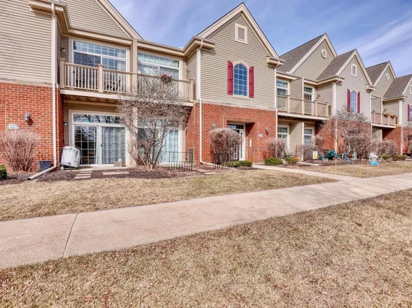 W206N16614 Blackberry CIRCLE #2303, Jackson, WI 53037