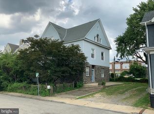 151 Roosevelt Ter, Ardmore, PA 19003