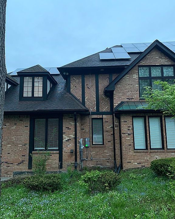 1st image of 22 Manorwood Dr