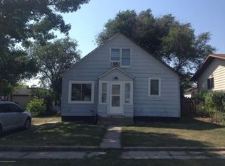 421 9th Ave W, Williston, ND 58801