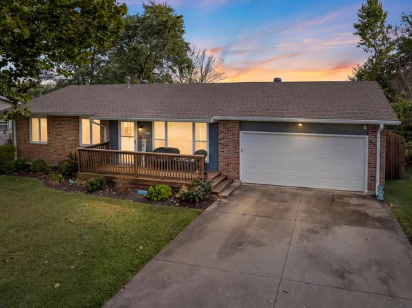 754 Meadowbrook Cir, Moberly, MO 65270