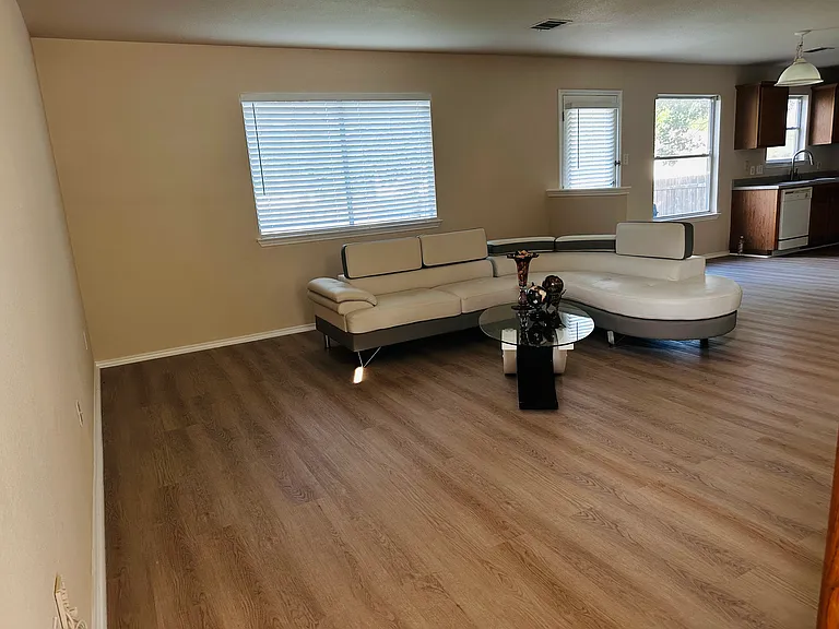 1213 Tudor House Rd — Photo 4