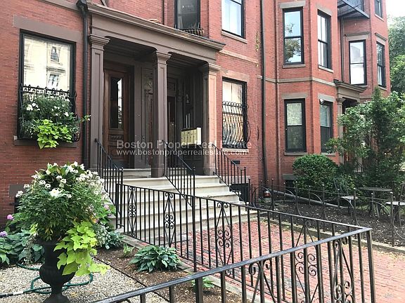 429 Beacon St. Boston - Back Bay Building Photo 2 (1)