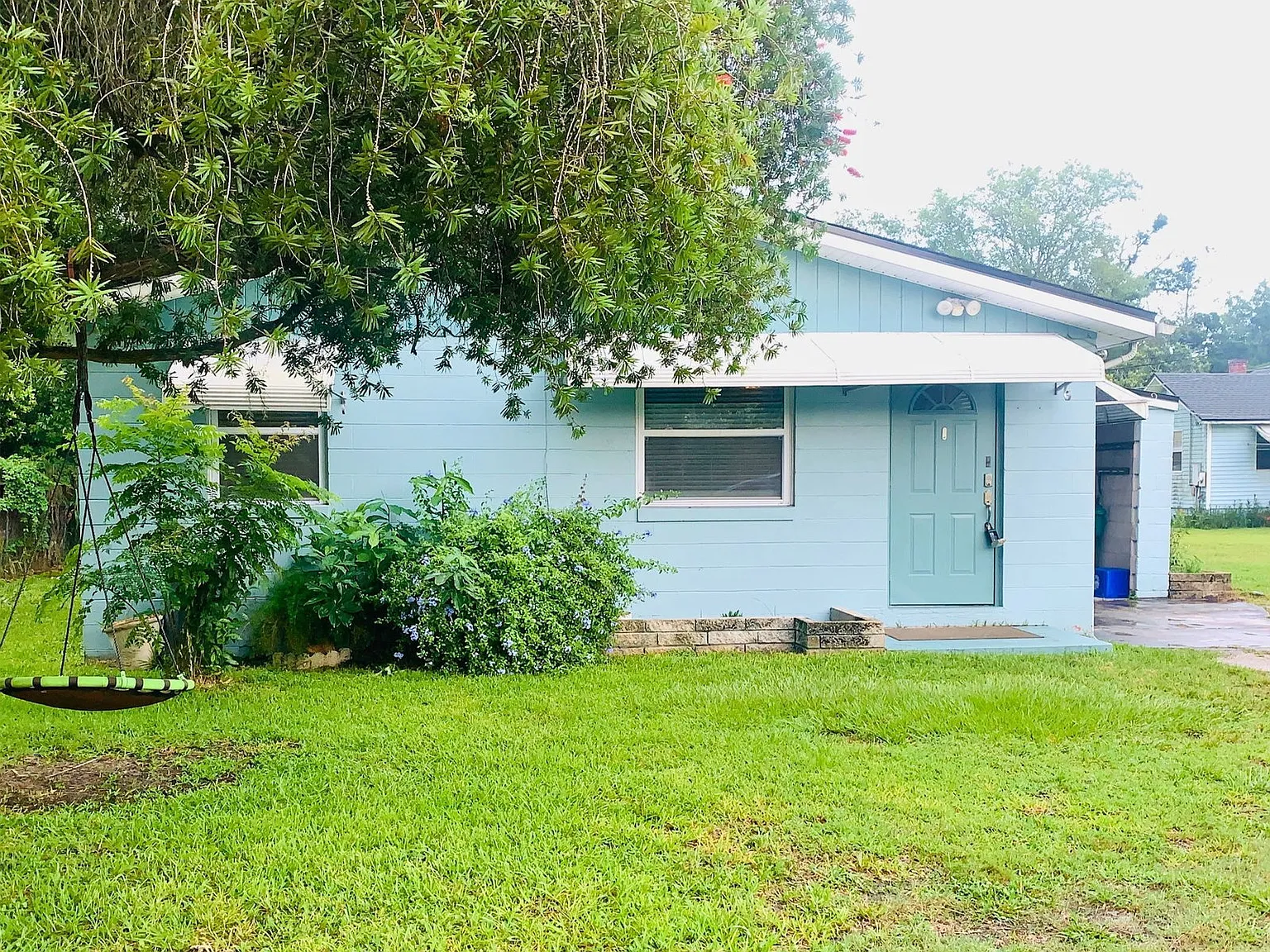 3 bed, 1.0 bath, 1036 sqft, $1,920 — Photo 3