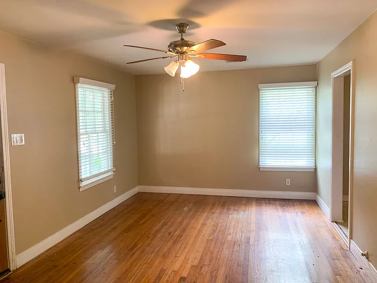 1002 W Saint Johns Ave — Photo 4