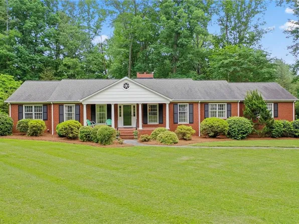 254 Forest Park Dr, Denton, NC 27239