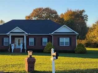 6286 White Oak Rd, Sandston, VA 23150