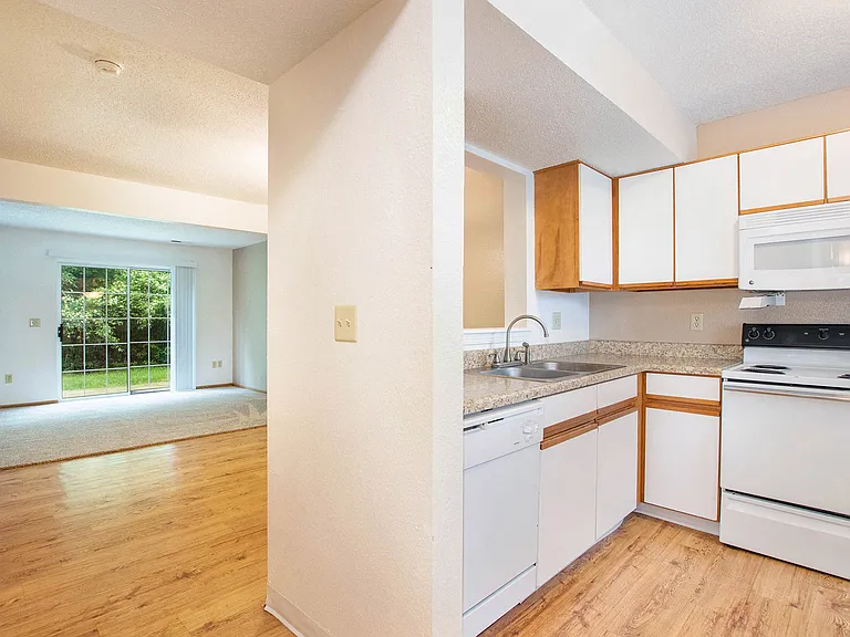Savannah Trace Townhomes — Photo 14