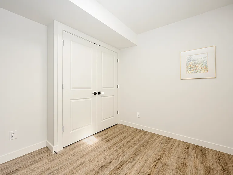 1034 A Clarence Ave — Photo 15