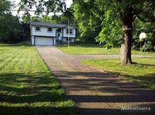 815 Oakwood Rd, Ortonville, MI