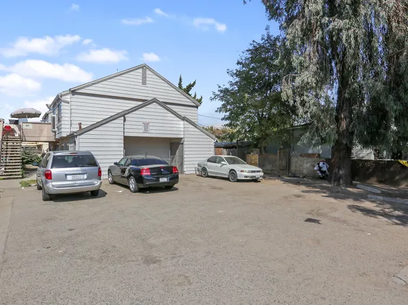 319 NE 3rd Ave, Visalia, CA 93291