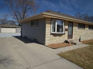 N88W15064 Cleveland Ave, Menomonee Falls, WI 53051