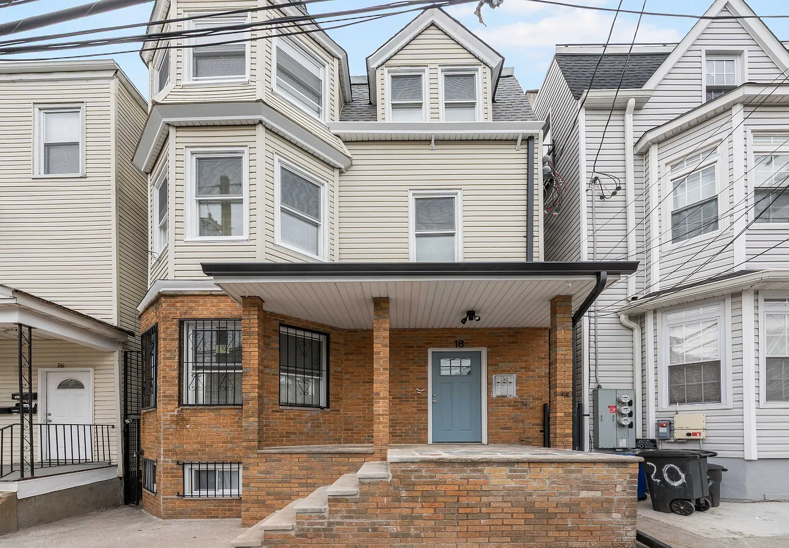 18 Taylor Street - 2FL — Photo 1