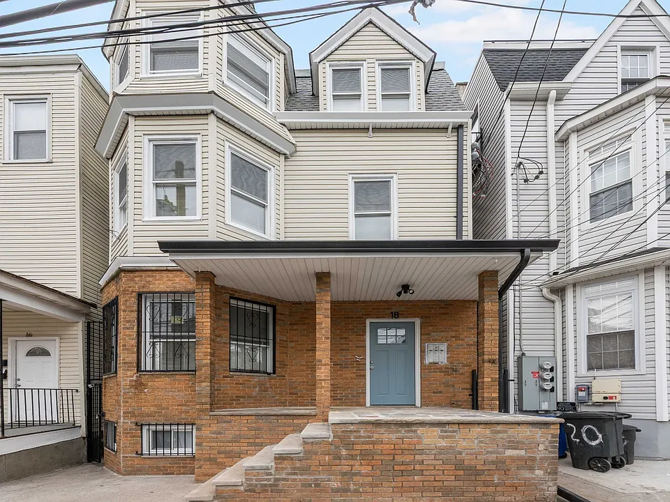 18 Taylor St #2