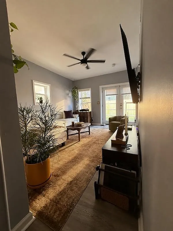 913 Barret Ave - Unit B (Back Unit) — Photo 1
