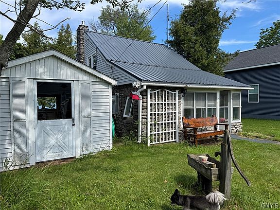 2nd image of 3693 Lighthouse Rd