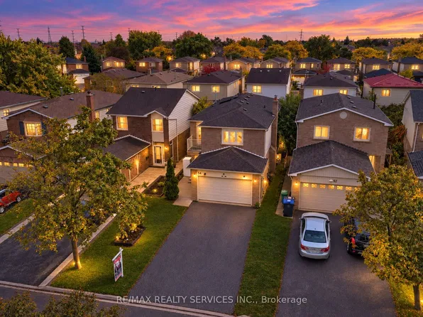 54 Pickard Ln, Brampton, ON L6Y 2M5