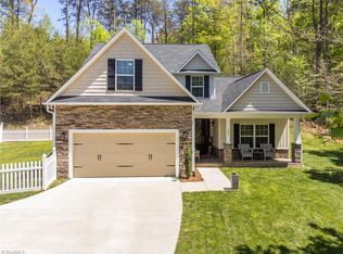 100 Oakmont Ct, King, NC 27021
