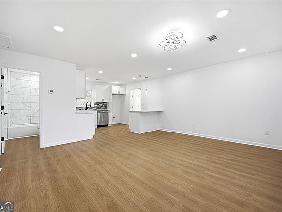 5th image of 1775 Hadlock St SW