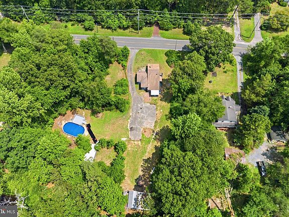 3rd image of 459 Marlboro Rd