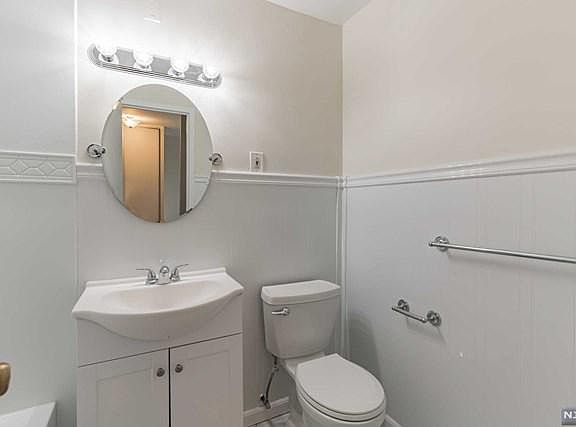 5th image of 100 Manhattan Ave APT 602