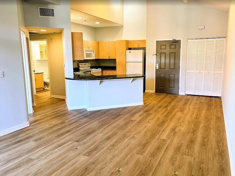 1501 Front St #629 — Photo 2