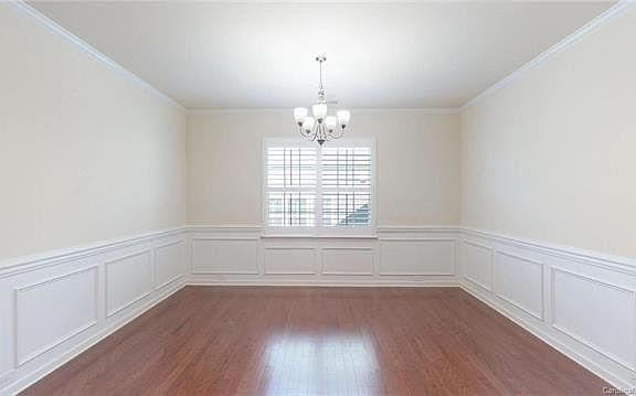 4th image of 617 Moses Dr