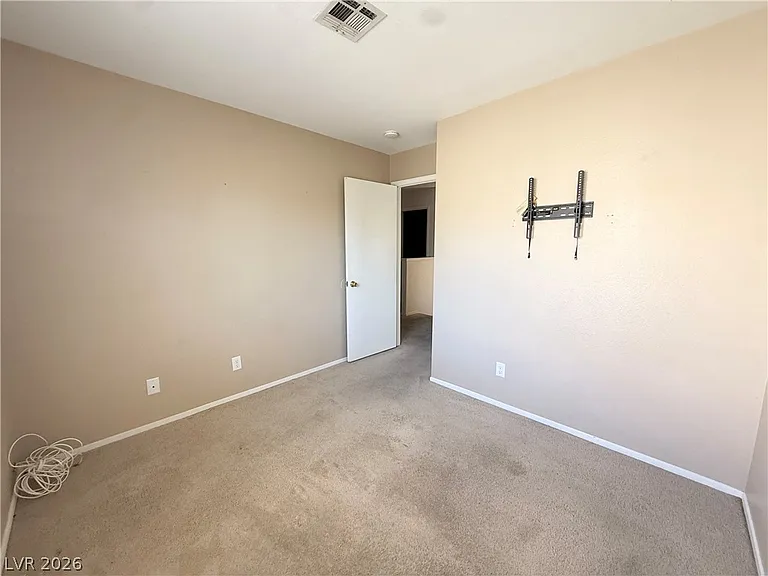 2066 Waverly Cir — Photo 13