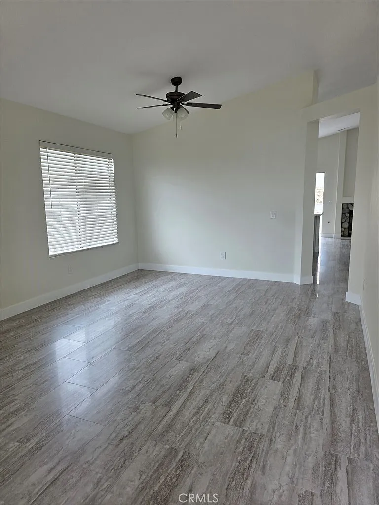 4 bed, 1693 sqft, $4,200 — Photo 4