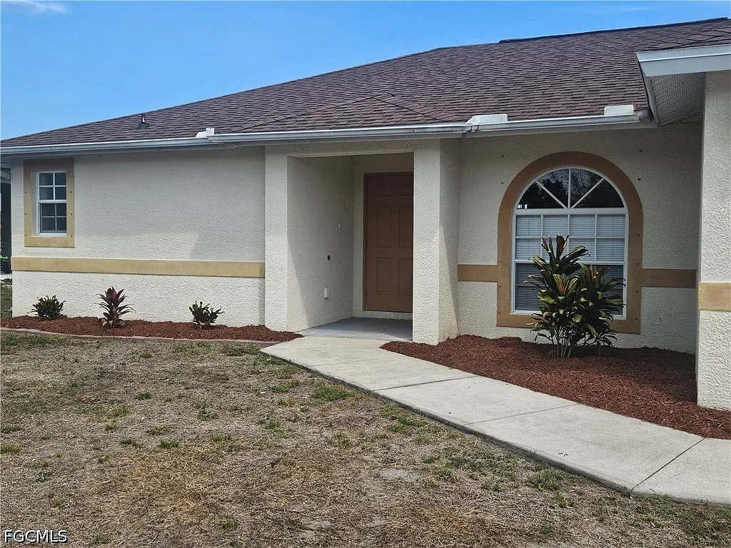 3 bed, 2.0 bath, 1620 sqft, $1,800 — Photo 2