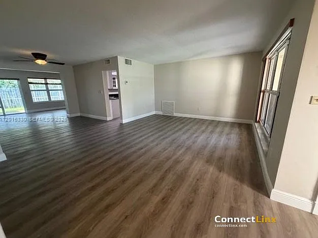 10524 NW 4th St — Photo 10