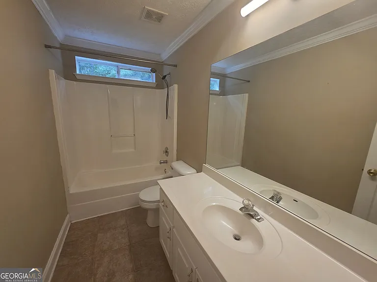 135 Kingsbrooke Cir — Photo 14