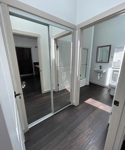 1419 De La Vina St #E — Photo 5