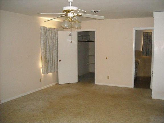 4th image of 202 N Clark St