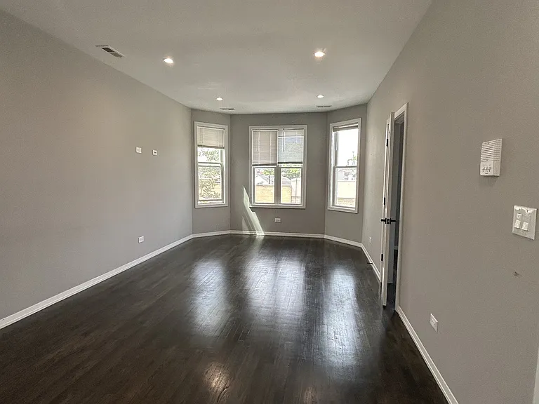 3673 N Elston Ave #2F — Photo 2