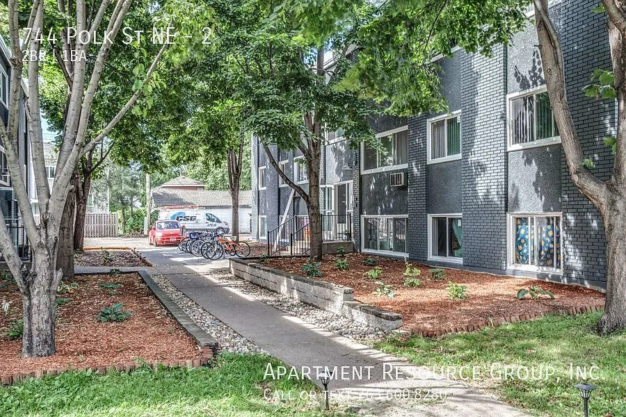 Building Photo - 744 Polk St NE #2