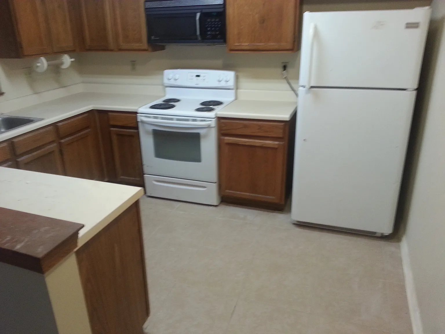 2 bed, 2.5 bath, 1400 sqft, $1,200 — Photo 2