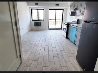 25-28 Broadway #5F, Astoria, NY 11106