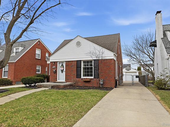 3rd image of 1906 Oxford Rd