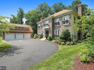 2016 Collingwood Rd, Alexandria, VA 22308